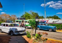 rest-stop-of-taxi-collectivos-on-way-to-trinidad-in-cuba